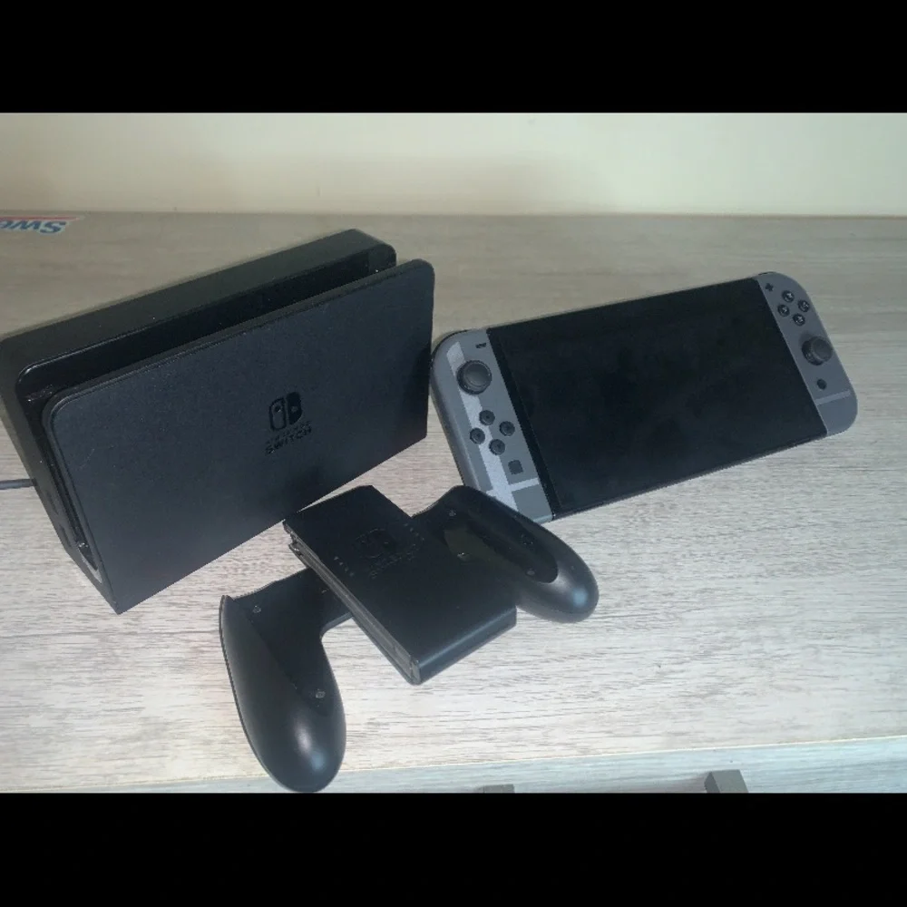 Nintendo Switch Console - Gray Joy-Con